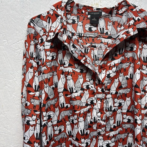 Ann Taylor Fox Print long sleeve Top blouse Size XS orange half button front - Picture 8 of 8